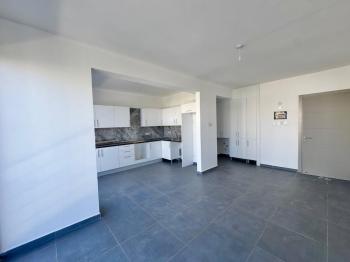 Fırsat  Lefkoşa Gönyeli de Türk Tapulu Satılık Tapuları Hazır Bahçe ve Üst Kat Sıfır 2+1 Daireler