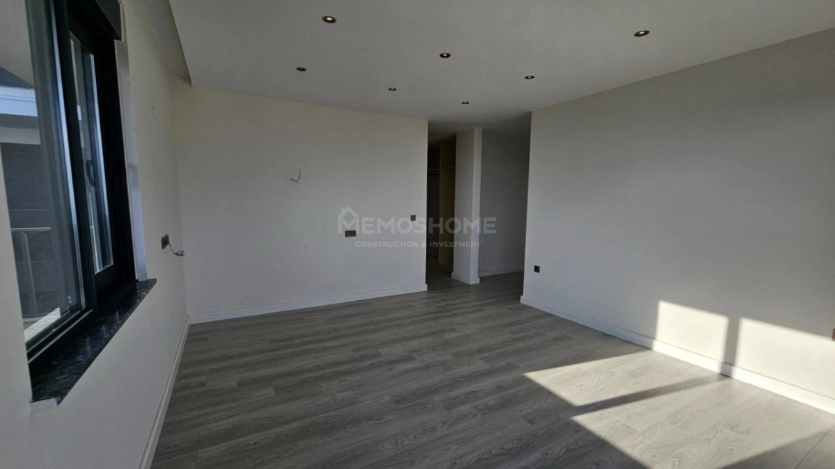 Tepe’de Vatandaşlığa Uygun Lüks Villa