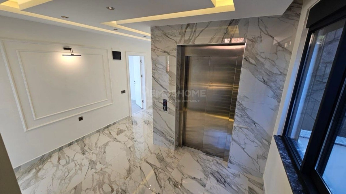 Tepe’de Vatandaşlığa Uygun Lüks Villa