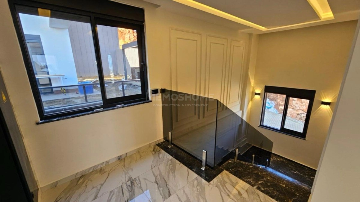 Tepe’de Vatandaşlığa Uygun Lüks Villa