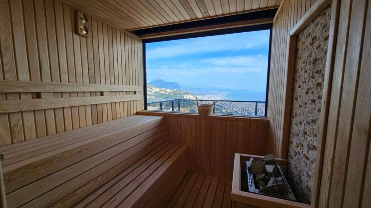 Tepe’de Vatandaşlığa Uygun Lüks Villa