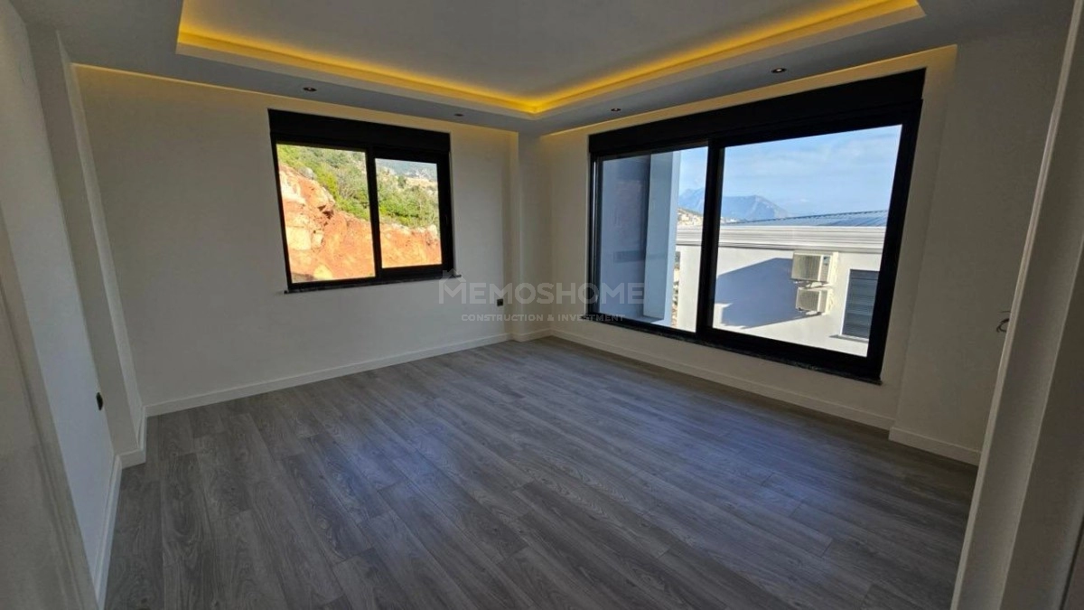 Tepe’de Vatandaşlığa Uygun Lüks Villa