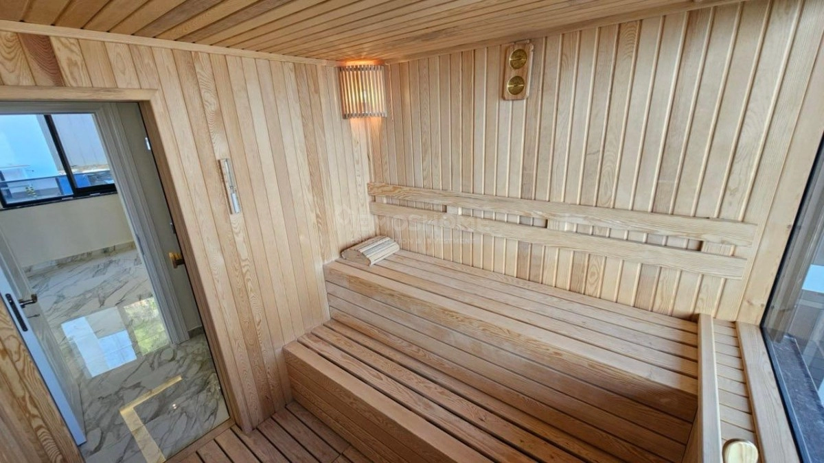 Tepe’de Vatandaşlığa Uygun Lüks Villa