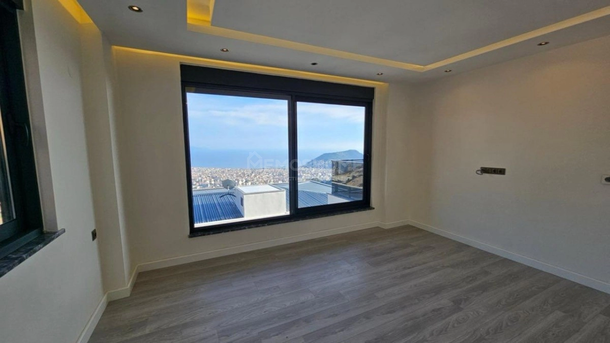 Tepe’de Vatandaşlığa Uygun Lüks Villa