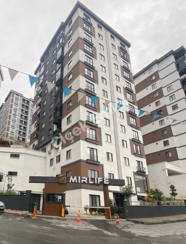 Alibeyköy Cep Otogarına Yakın 2+1 Otoparklı Butik Site'de Satılık Daire