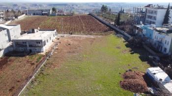 YILMAZ EMLAK'TAN MENDERES MAH. SATILIK 1281m² DOĞU CEPHELİ ARSA