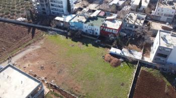 YILMAZ EMLAK'TAN MENDERES MAH. SATILIK 1281m² DOĞU CEPHELİ ARSA