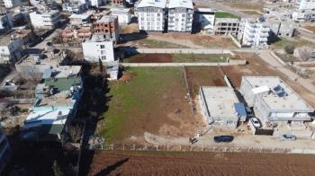 YILMAZ EMLAK'TAN MENDERES MAH. SATILIK 1281m² DOĞU CEPHELİ ARSA