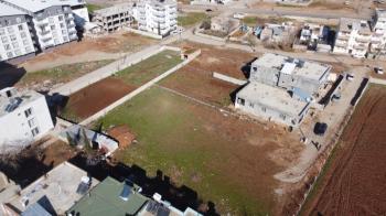 YILMAZ EMLAK'TAN MENDERES MAH. SATILIK 1281m² DOĞU CEPHELİ ARSA