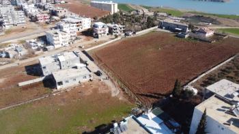 YILMAZ EMLAK'TAN MENDERES MAH. SATILIK 1281m² DOĞU CEPHELİ ARSA