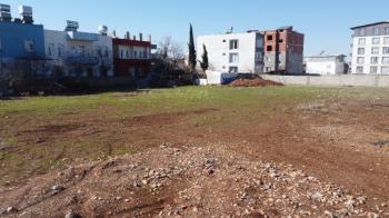 YILMAZ EMLAK'TAN MENDERES MAH. SATILIK 1281m² DOĞU CEPHELİ ARSA