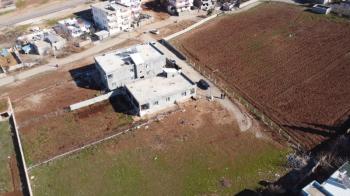 YILMAZ EMLAK'TAN MENDERES MAH. SATILIK 1281m² DOĞU CEPHELİ ARSA