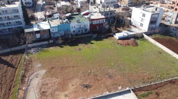 YILMAZ EMLAK'TAN MENDERES MAH. SATILIK 1281m² DOĞU CEPHELİ ARSA
