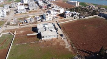 YILMAZ EMLAK'TAN MENDERES MAH. SATILIK 1281m² DOĞU CEPHELİ ARSA
