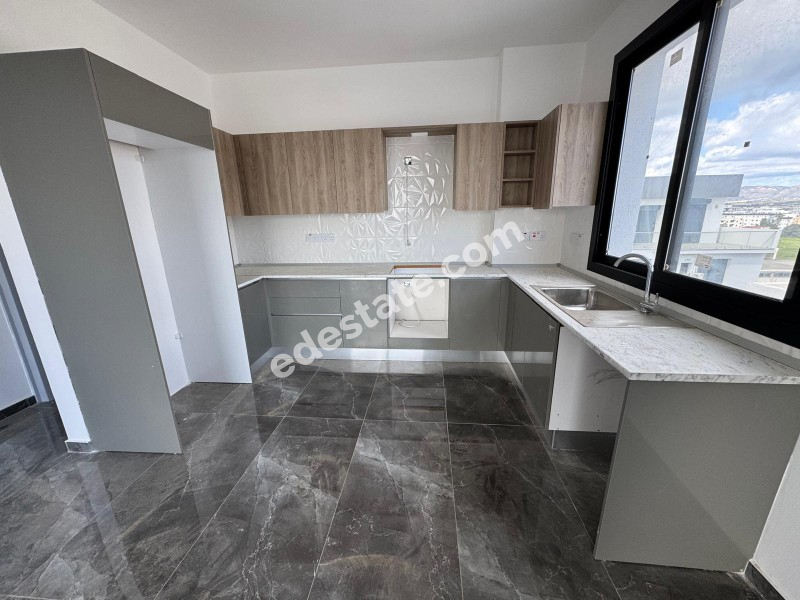 Lefkoşa K.Kaymaklı'da ASANSÖRLÜ YENİ 2+1 SATILIK PENTHOUSE