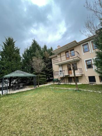 AFYON ÜÇOK EMLAKTAN UYDUKENT YEŞİLYURT MAH SATILIK VİLLA 