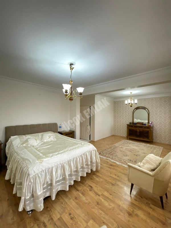 AFYON ÜÇOK EMLAKTAN UYDUKENT YEŞİLYURT MAH SATILIK VİLLA 