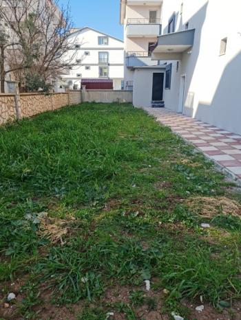 HİSAR MAHALLESİNDE ÖNÜ AÇIK CADDE ÜZERİNDE - ASANSÖRLÜ 2+1 SATILIK DAİRE