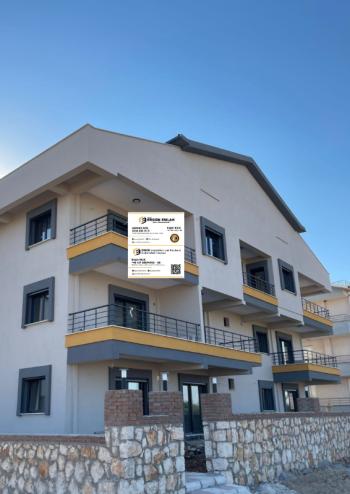 HİSAR MAHALLESİNDE ÖNÜ AÇIK CADDE ÜZERİNDE - ASANSÖRLÜ 2+1 SATILIK DAİRE