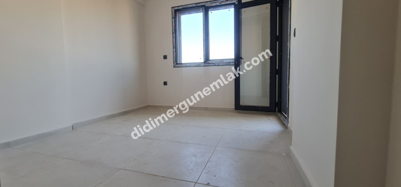 HİSAR MAHALLESİNDE ÖNÜ AÇIK CADDE ÜZERİNDE - ASANSÖRLÜ 2+1 SATILIK DAİRE