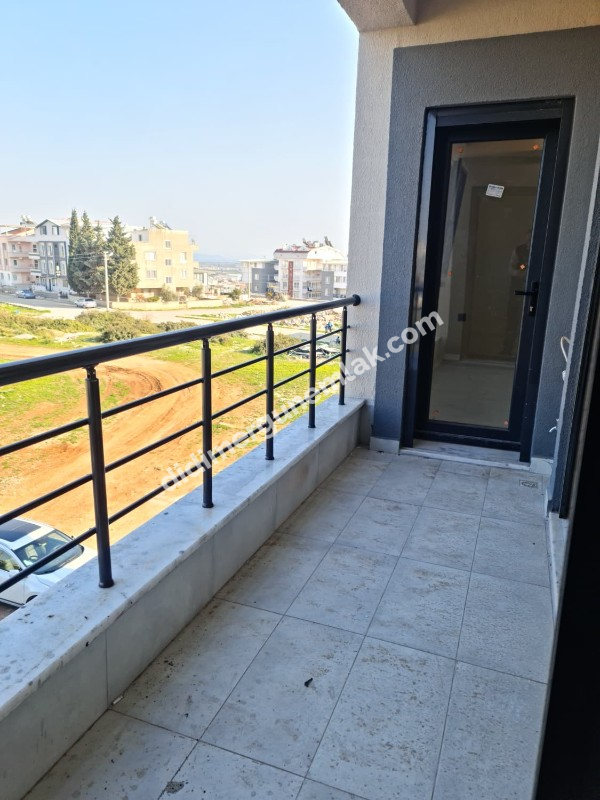 HİSAR MAHALLESİNDE ÖNÜ AÇIK CADDE ÜZERİNDE - ASANSÖRLÜ 2+1 SATILIK DAİRE