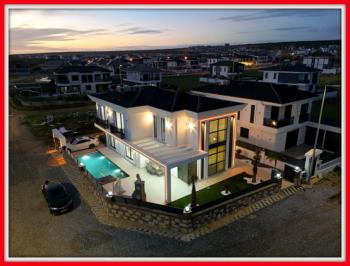 Didim'de Satılık Tam Müstakil 4+1 Villa