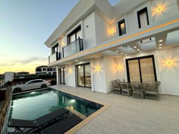 Didim'de Satılık Tam Müstakil 4+1 Villa