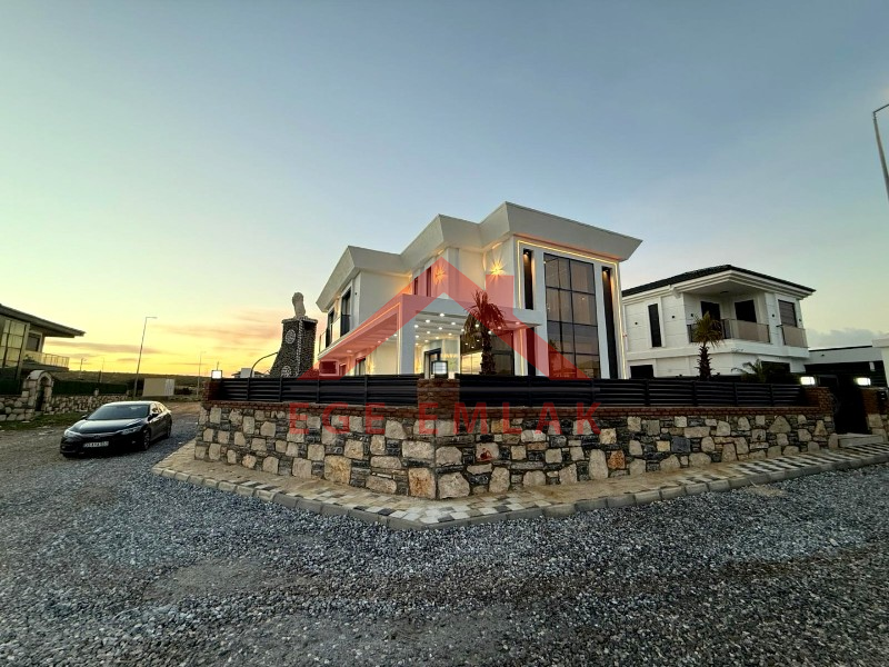 Didim'de Satılık Tam Müstakil 4+1 Villa