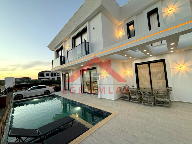 Didim'de Satılık Tam Müstakil 4+1 Villa