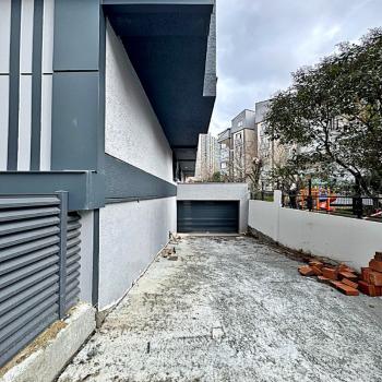 ŞEHRİN MERKEZİNDE HUZURLU BİR YAŞAM İÇİN TAM KONUMDASINIZ