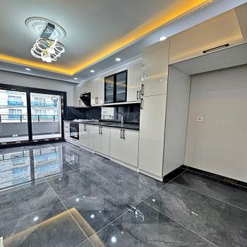 ŞEHRİN MERKEZİNDE HUZURLU BİR YAŞAM İÇİN TAM KONUMDASINIZ