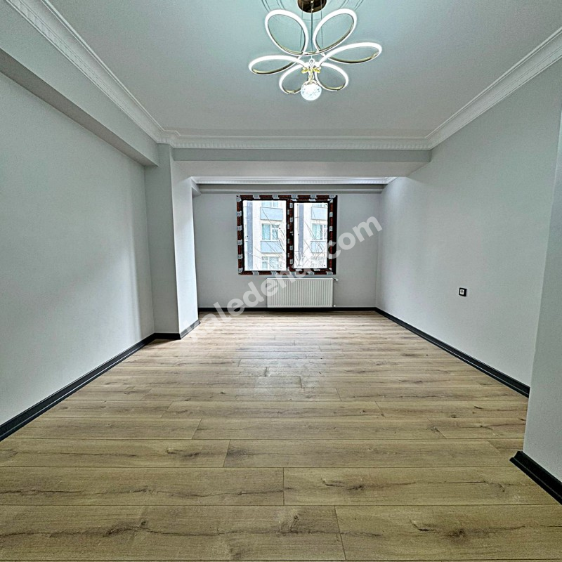 ŞEHRİN MERKEZİNDE HUZURLU BİR YAŞAM İÇİN TAM KONUMDASINIZ