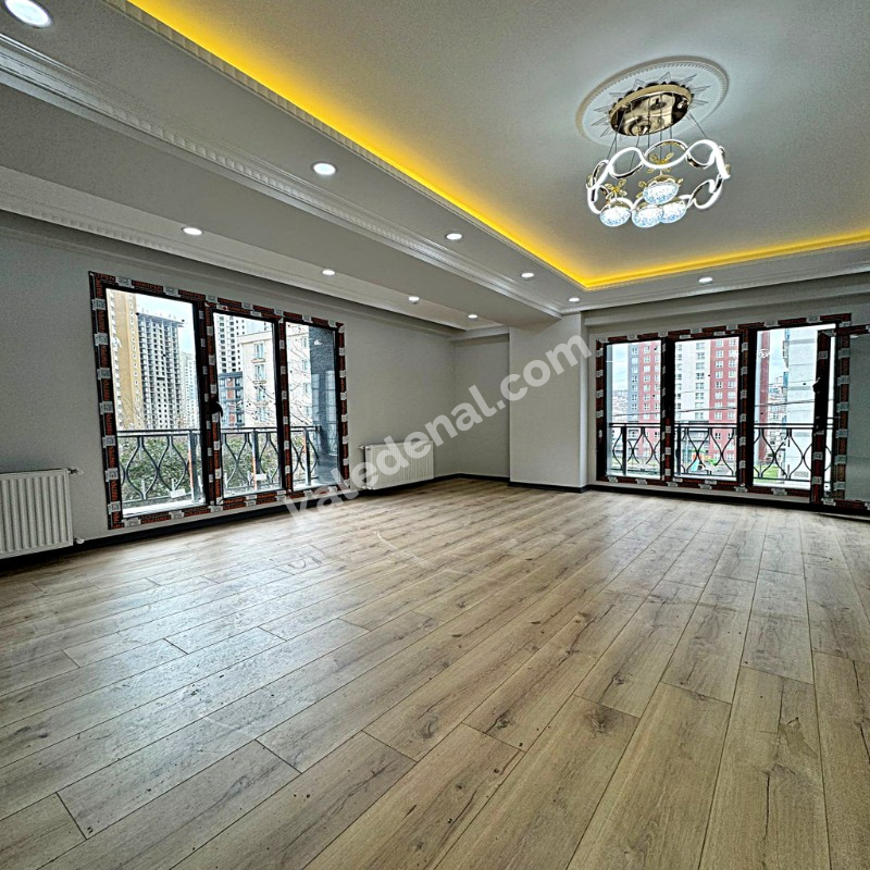 ŞEHRİN MERKEZİNDE HUZURLU BİR YAŞAM İÇİN TAM KONUMDASINIZ