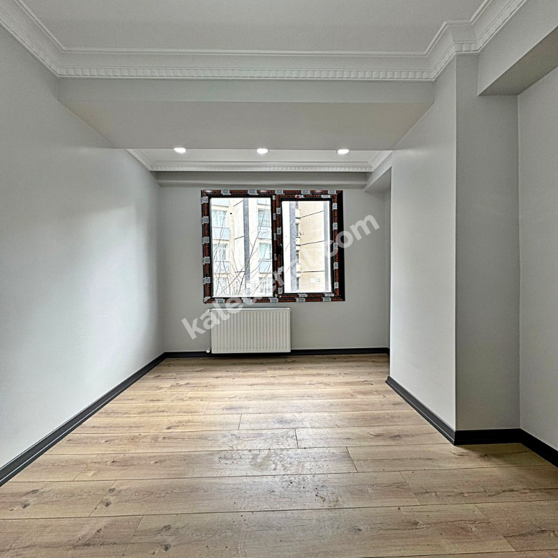 ŞEHRİN MERKEZİNDE HUZURLU BİR YAŞAM İÇİN TAM KONUMDASINIZ