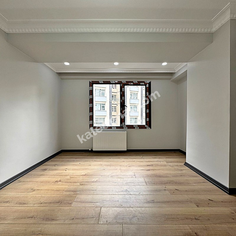 ŞEHRİN MERKEZİNDE HUZURLU BİR YAŞAM İÇİN TAM KONUMDASINIZ