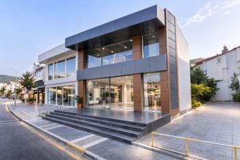 Marmaris Ulusal Egemenlik Cd. Üzeri 4 Katlı Satılık Dükkan