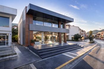 Marmaris Ulusal Egemenlik Cd. Üzeri 4 Katlı Satılık Dükkan