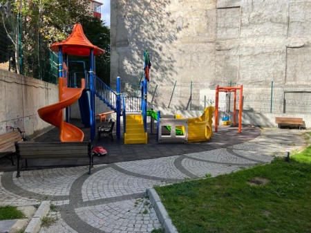 Çırçır'da Metro'ya 5 Dk Otoparklı Güvenlikli Site'de Eşyalı Kiralık Daire