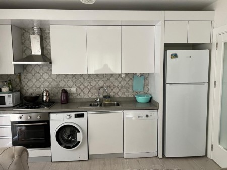 Çırçır'da Metro'ya 5 Dk Otoparklı Güvenlikli Site'de Eşyalı Kiralık Daire