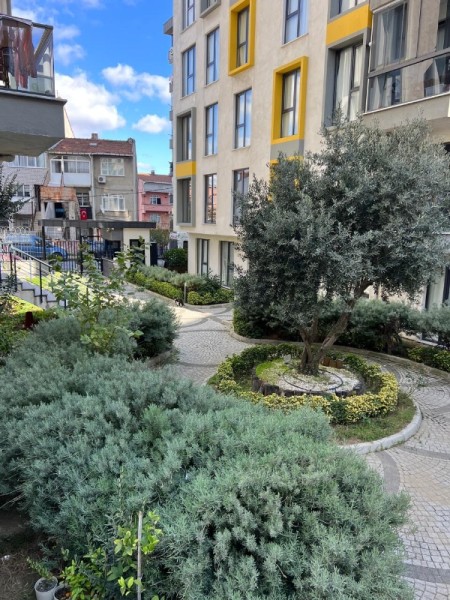 Çırçır'da Metro'ya 5 Dk Otoparklı Güvenlikli Site'de Eşyalı Kiralık Daire