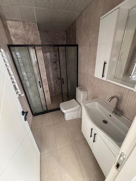 Yeşilpınar'da Otoparklı Yeni Bina'da 6.Kat Manzaralı 2+1 Satılık Daire