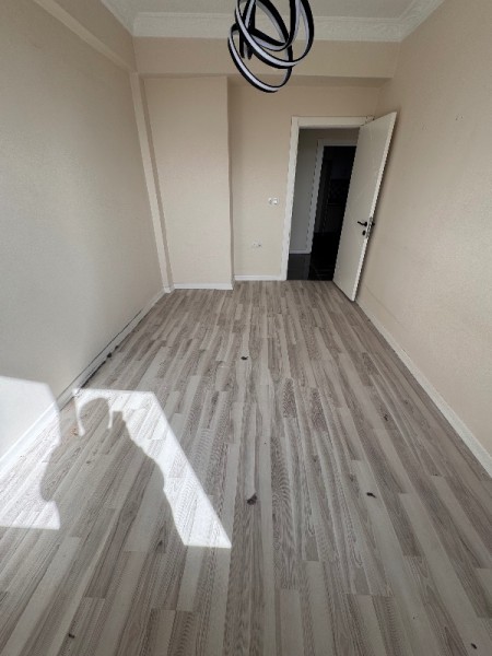 Yeşilpınar'da Otoparklı Yeni Bina'da 6.Kat Manzaralı 2+1 Satılık Daire