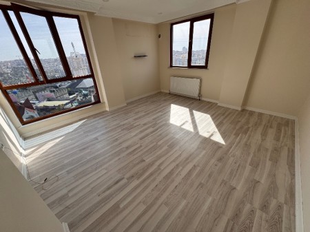 Yeşilpınar'da Otoparklı Yeni Bina'da 6.Kat Manzaralı 2+1 Satılık Daire