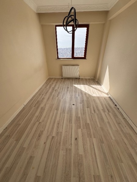 Yeşilpınar'da Otoparklı Yeni Bina'da 6.Kat Manzaralı 2+1 Satılık Daire