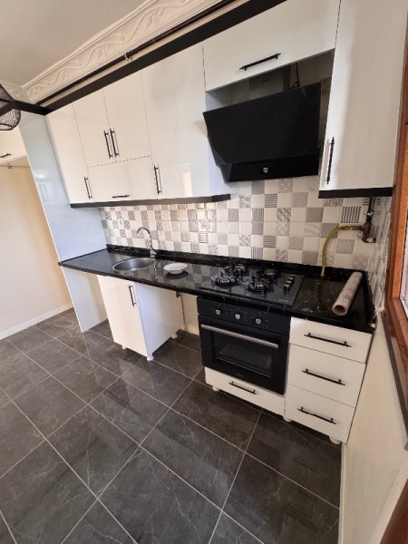 Yeşilpınar'da Otoparklı Yeni Bina'da 6.Kat Manzaralı 2+1 Satılık Daire