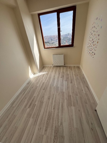 Yeşilpınar'da Otoparklı Yeni Bina'da 6.Kat Manzaralı 2+1 Satılık Daire