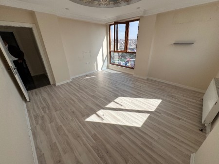 Yeşilpınar'da Otoparklı Yeni Bina'da 6.Kat Manzaralı 2+1 Satılık Daire