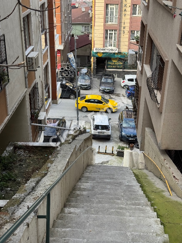 Alibeyköy Çarşı İçi Mısıra Yakın 2+1 Asansörlü Balkonlu Arakat Satılık Daire
