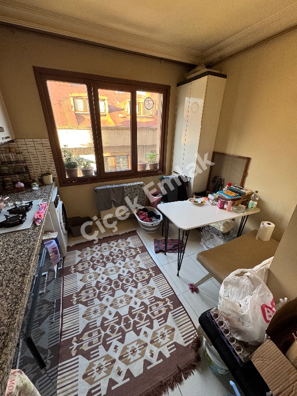 Alibeyköy Çarşı İçi Mısıra Yakın 2+1 Asansörlü Balkonlu Arakat Satılık Daire