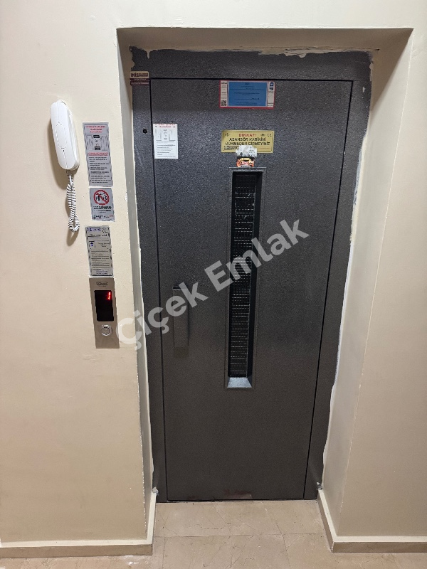 Alibeyköy Çarşı İçi Mısıra Yakın 2+1 Asansörlü Balkonlu Arakat Satılık Daire